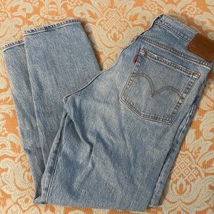 LEVI’S Wedgie Bright Side light wash Jeans size 31